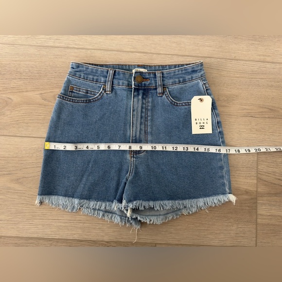 Billabong Blue Jean Shorts with Frayed Hem 🩵 - Picture 2 of 7